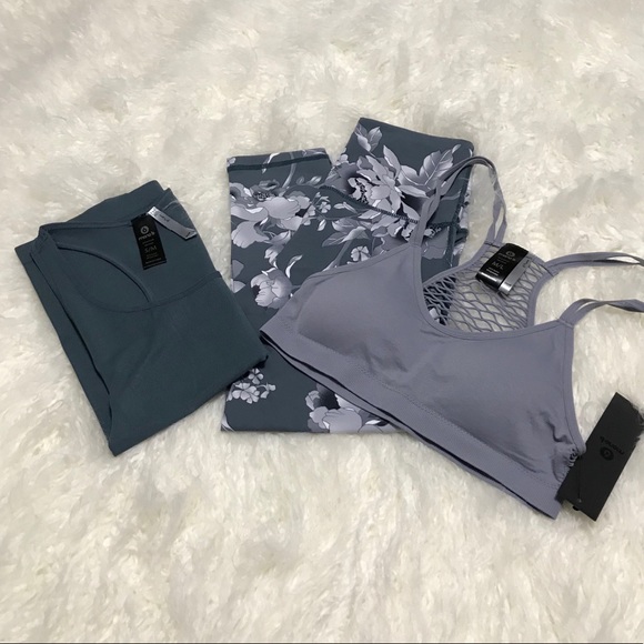 SALE💃🏼 Racerback Tank Soft & Stretchy - Picture 7 of 8